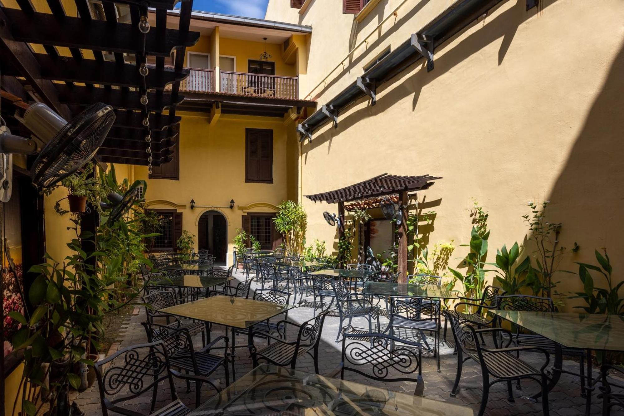 Hotel Puri Melaka Kültér fotó