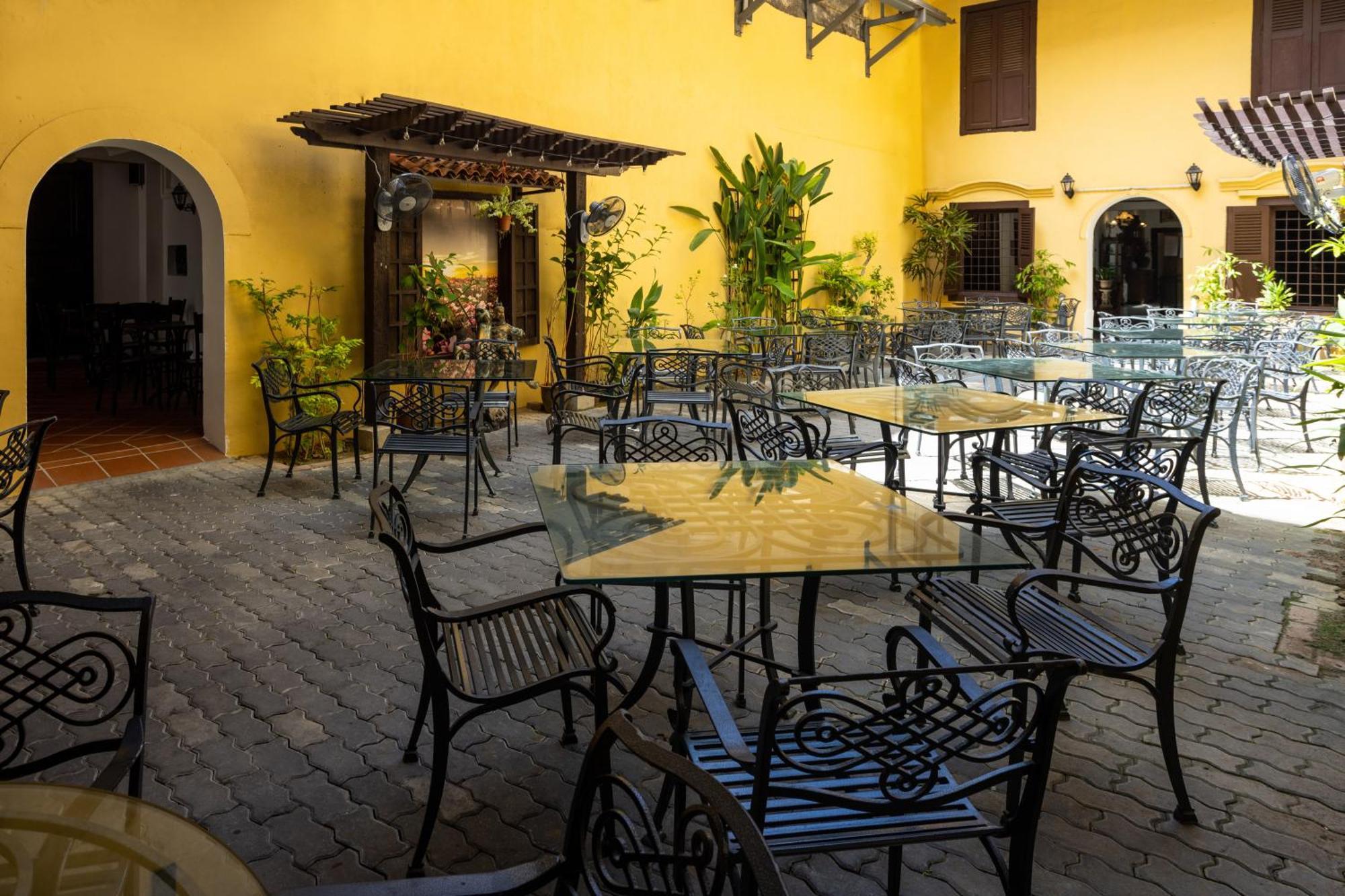 Hotel Puri Melaka Kültér fotó