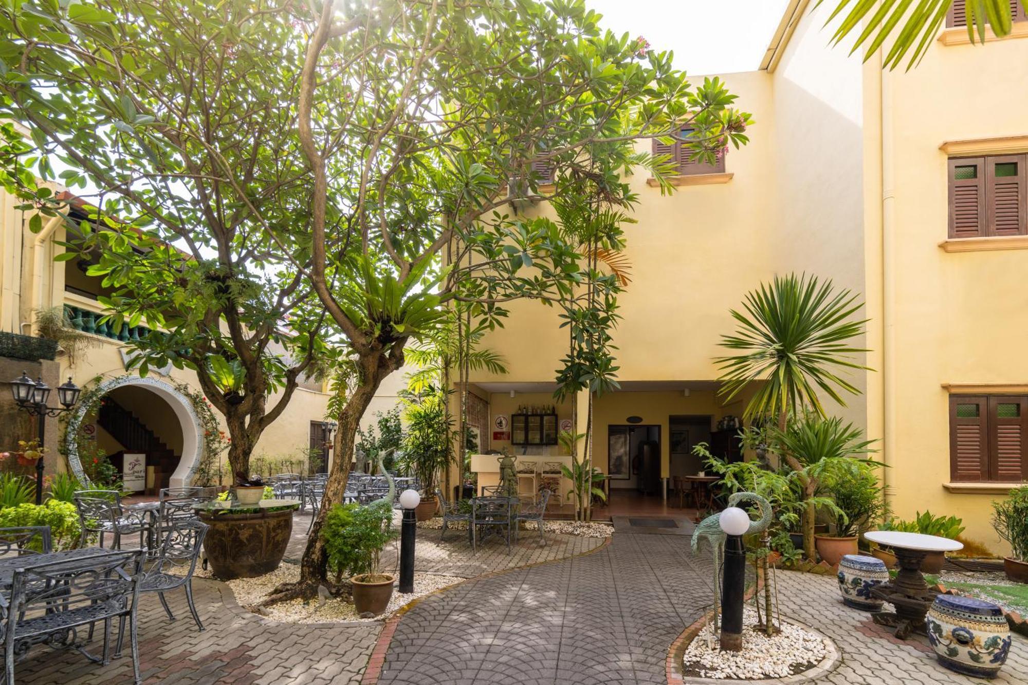 Hotel Puri Melaka Kültér fotó